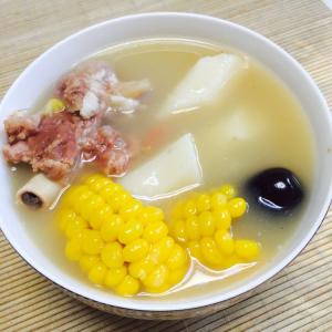 玉米排骨汤的做法 玉米骨汤的具体做法