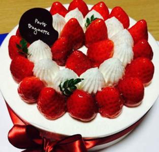 制做草莓蛋糕制作方法 草莓蛋糕的制作方法