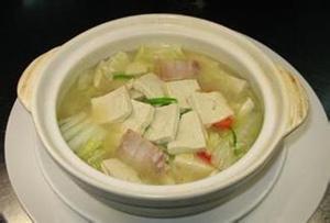 白菜炖豆腐的家常做法 东北白菜炖豆腐的家常做法