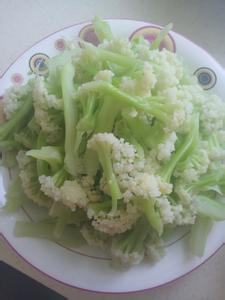 花椰菜和菜花的区别 菜花花椰菜的做法