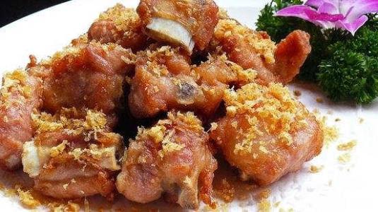 炒鸡的做法简单又美味 简单美味的蒜香排骨做法