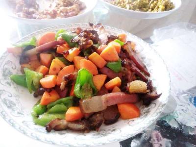 红萝卜炒肉的家常做法 红萝卜炒肉怎么做_红萝卜炒肉的做法步骤