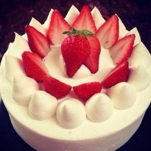 自制电饭煲做草莓蛋糕 自制草莓蛋糕的做法