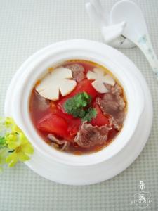 西红柿炖牛肉的做法 牛肉西红柿汤要怎么做_牛肉西红柿汤的做法步骤