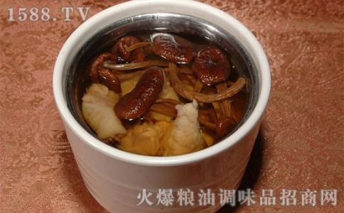 清炖茶树菇炖鸡汤 茶树菇鸡汤做法