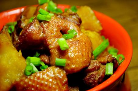 鸡肉炖土豆怎么做好吃 如何做好吃的土豆炖鸡肉