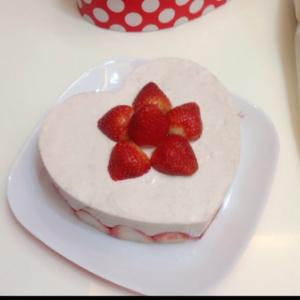 草莓心形蛋糕 草莓心形蛋糕的具体做法步骤