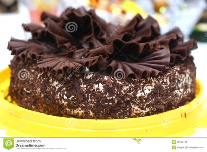 巧克力蛋糕好吃 巧克力蛋糕怎么做好吃_巧克力生日蛋糕的做法图解