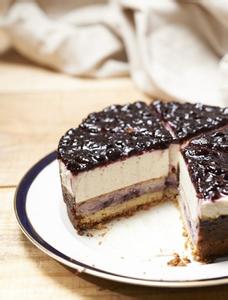 烤箱做巧克力蛋糕 怎么用烤箱做巧克力乳酪蛋糕_巧克力蛋糕的烤箱做法