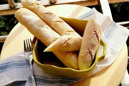 美味的金枪鱼面包 如何做好吃美味的法棍面包