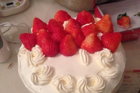 草莓奶油蛋糕的做法 八寸草莓奶油蛋糕的做法
