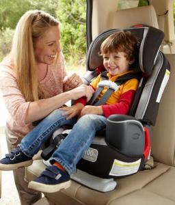 交通安全：不同年龄段儿童对应不同的安全座椅