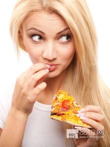 女性经期四大饮食禁忌 女性经期头痛饮食要注意，少吃这7类食物