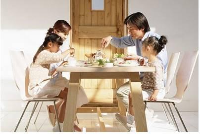 孩子家庭餐桌规矩 餐桌上的规矩，来自家庭教育