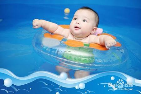 婴儿游泳的好处与弊端 婴儿游泳有什么好处