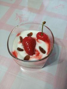 草莓可以加酸奶吃吗 草莓酸奶怎么做好吃