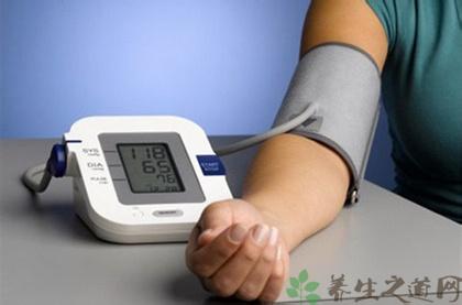买血压计要注意什么 使用血压计要注意什么