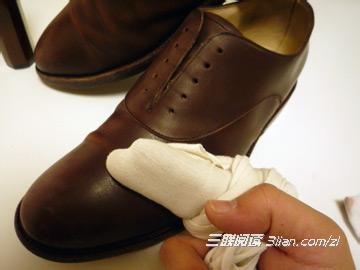 皮鞋清洗方法 时尚绅士皮鞋清洗方法