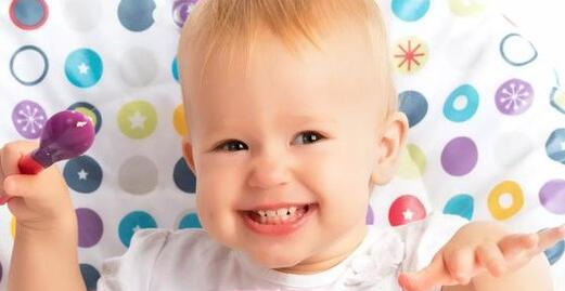 婴儿的生理 心理特点 玩具促进婴儿生理心理发展