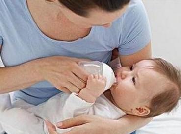 产妇得乳腺炎能喂奶吗 乳腺炎可以喂奶吗