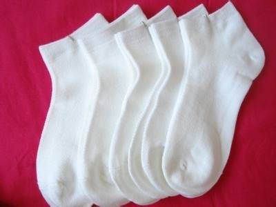 白袜子发黄 白袜子怎么洗不会发黄