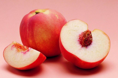 空腹吃桃子 肚子疼 空腹可以吃桃子吗