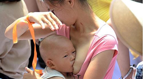 中国母乳喂养 旅行中的母乳喂养