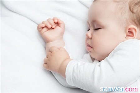 婴儿为什么喜欢踢被子 宝宝睡觉为什么喜欢踢被子