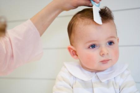 不利于健康的习惯 给宝宝剃光头发不利于宝宝们健康成长