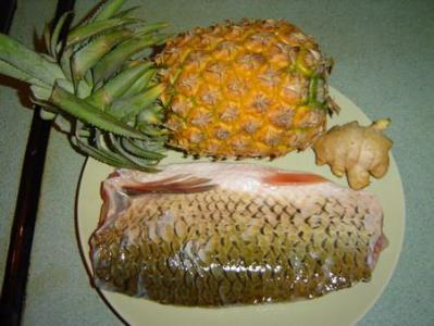 怎样用菠萝做鱼 菠萝鱼怎么做