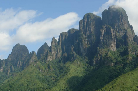 五指山孙悟空 五指山