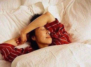 最不健康的十种睡眠坏习惯，看看你有没有？