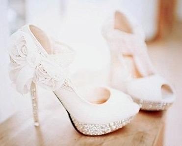 新娘婚鞋有什么讲究 新娘婚鞋什么颜色好