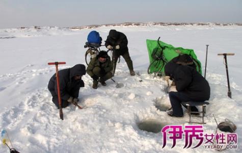 冬季砸冰钓鱼视频 冬季钓鱼要注意的八个变化！