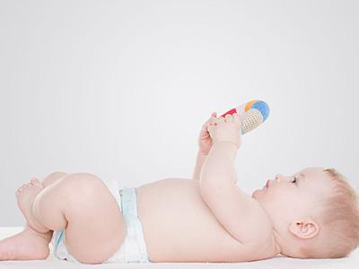 早起会不会影响健康 宝宝穿纸尿裤好吗？正确使用不会影响宝宝健康