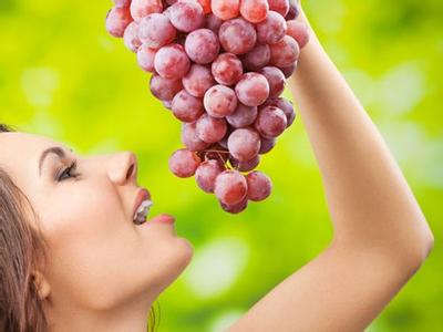 吃葡萄干有什么好处 夏天吃葡萄有什么好处