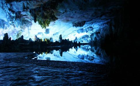 世界上外观最酷的跑车 观世界上最酷的5大洞穴