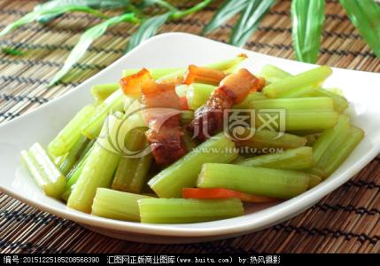 家常菜：芹菜鲜肉煎饺的做法