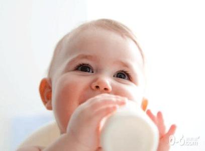婴儿换奶粉注意事项 婴儿吃奶粉的三大注意事项