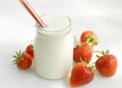 喝酸奶能丰胸 巧喝酸奶让你减肥又丰胸