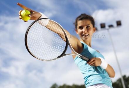 网球和羽毛球哪个难 网球和羽毛球运动哪个比较好
