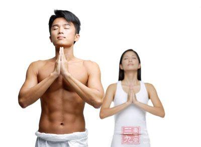 2017年瑜伽服流行趋势 现时流行的男人八式瑜伽