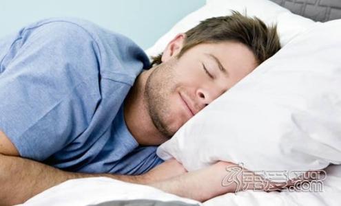 男人要解乏：睡觉运动哪个好