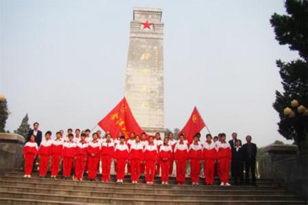 烈士陵园祭扫主持词 2015清明节祭扫烈士陵园主持词