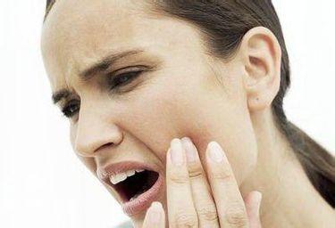 如何根治反复口腔溃疡 口腔溃疡反复发作怎么办？