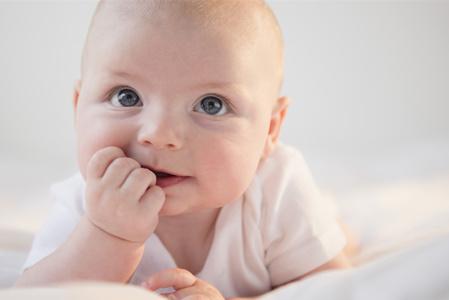 婴幼儿感冒发烧怎么办 婴幼儿感冒发烧如何治疗