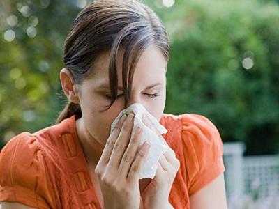 如何防治过敏性鼻炎 如何防治过敏性鼻炎与感冒