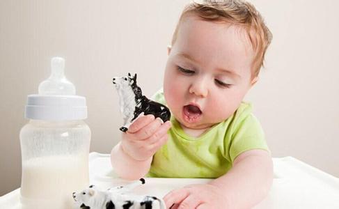 婴儿缺钙吃什么食物 婴儿吃哪些食物补钙