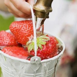 洗草莓用什么洗最干净 怎样洗水果最干净