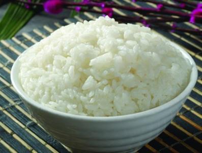 每天吃多少饭 人一天吃多少米饭最健康
